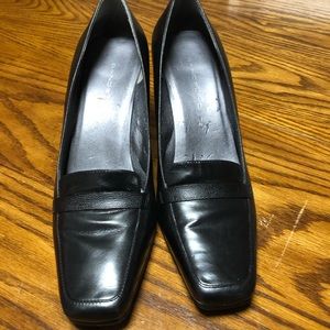 Bandolino Black Pump